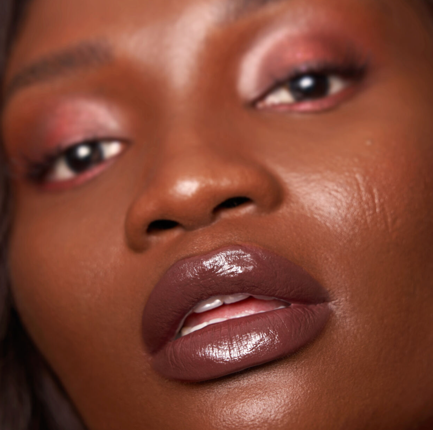 Huda Beauty Power Bullet Cream Glow Hydrating Lipstick osbshop.pk